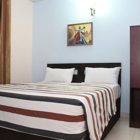 Bluespring Hotel Maryland Экстерьер фото