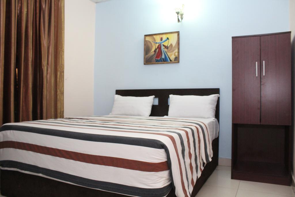 Bluespring Hotel Maryland Экстерьер фото